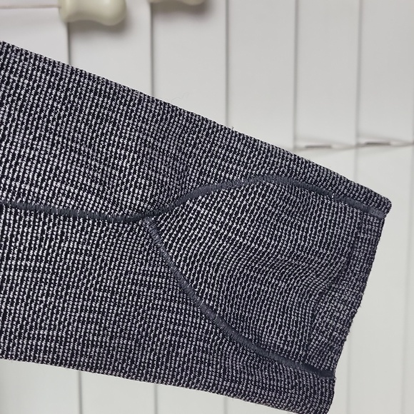 Lululemon Athletica Charcoal/Silver Long Sleeve Top. Size 8 - Picture 7 of 12